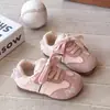 Zapatos Deportivos para Niñas 2026 Primavera/Otoño Estilo Nuevo Zapatos de Entrenamiento Alemanes para Niños Zapatos de Tabla Zapatos Casuales con Suela Suave Estilosos para Niña Pequeña
