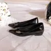 Zapatos de mujer color nude con punta fina, moda versátil estilo francés, de corte bajo, adecuados para ir al trabajo, nuevo modelo primavera 2026, zapatos de tacón alto con aumento interno de altura
