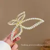 Presilha de Garra Grande Borboleta de Pérola para Mulheres Design de Verão Acessórios de Cabelo Parte de Trás da Cabeça Presilha Tubarão Elegante Presilha Superior Acessórios de Cabelo