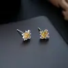 Pendientes de Hoja de Arce Transfronterizos Europeos y Americanos para Hombres, Pendientes Versátiles de Moda Elegantes y de Alta Gama, Accesorios y Joyería para Mujer