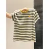 Camiseta Bordada de Designer para Mulheres, Estilo Verão, Listras Color-Block Modernas, Camiseta Base Camada Interna, Fashion e Estilosa, Manga Curta com Ombro Caído