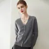 Suéter de cachemira pura para mujer, cárdigan de cuello en V, 26 nuevo estilo otoño/invierno, simple y adecuado para ir al trabajo, suéter de cachemira tejido, capa base