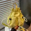 Mochila de moda transfronteiriça simples e versátil, novo design de nicho para o outono de 2026, mochila de alto valor para viagens curtas
