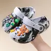 Zapatillas de verano para niños, sandalias al por mayor, zapatos de baño antideslizantes para niños y niñas con agujeros para bebés, bonitos dibujos animados para niños