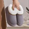 Pantuflas de algodón al por mayor para mujer, cálidas para uso en casa, nuevo modelo 2026, pantuflas de felpa antideslizantes para mujer para uso interior en invierno