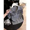 Roupa Feminina Plus Size 40-100kg Estilo Coreano Camisa de Tricô com Gola Polo Listrada de Manga Curta para Mulheres com Design Único