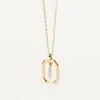 Moda Transfronteiriça Popular Cobre Banhado a Ouro Pingente Quadrado Colar Mini Letra Cor-Codificada Corrente da Clavícula Nicho Exquisito Luxo Leve
