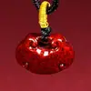 Pingente Pixiu Polido com Areia de Cristal de Cinábrio Cru Pingente com Fivela de Segurança Pingente para Colar com Estampagem Dourada Translúcida Venda por Atacado e Dropshipping