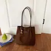 Bolsa de mano retro de gran capacidad transfronteriza, nueva colección otoño/invierno 2025, moderna, versátil, a la moda y simple, bolso de hombro para ir al trabajo