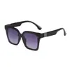 Gafas de sol para mujer 2025 Nuevas de alta gama con montura cuadrada, aspecto adelgazante para cara grande, gafas de sol anti-UV para montañismo y conducción para hombre