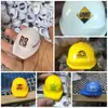 Casco Mini Transfronterizo Casco de Seguridad Llavero Abrebotellas Bolsa para Golpear Cerveza Colgante Pequeño Regalo Logo Imprimible