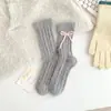 Meias Quentes Grossas de Outono e Inverno para Mulheres Veludo de Visão Laço Meia de Cano Médio para Mulheres Atacado Ins Estilo Princesa Meias de Chão