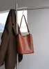 2026 Nova Bolsa Saco Transversal de Grande Capacidade Simples Bolsa de Ombro Fashion para Mulheres Outono e Inverno Marca Coreana Bolsa de Trabalho de Nicho