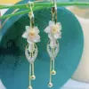 Brincos Elegantes e Sofisticados de Flor com Franjas de Zircônia para Mulheres, Brincos de Design Nicho de Luxo Leve, Acessórios de Orelha Versáteis da Moda Tendência
