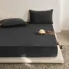 Lençóis de Cama Ajustados de Veludo de Leite Cor Sólida Colcha Peça Única Cobertura de Cama de Veludo Coral Conjunto de Três Peças Dormitório de Estudante Espessado e Quente Inverno