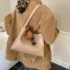 Diseño de Nicho Retro Simple Bolso Pequeño para Mujer 2025 Nuevo Bolso Cubo de Gran Capacidad para Mujer Estilo Extranjero Casual Bolso Cruzado