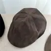 Boné frontal de camurça, estilo retrô americano, chapéu versátil para cabeça grande, boina profunda para outono e inverno, boné de bico de pato feminino