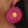 Brincos de flor de ráfia tecidos à mão em estilo de férias boêmio Brincos de flor com contraste de cores design europeu e americano