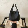 Bolso Tote Pequeño Esenciales de Trabajo Súper Calientes para Mujer 2026 Nuevo Otoño Nicho Bolso de Hombro Único Bolso Cruzado Tipo Cubo