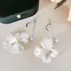 Brincos de Franja com Zircônia Brilhante Flor Branca Francesa para Mulheres, Brincos de Estilo Festivo Pétala de Luxo Leve e de Alta Qualidade, Belos Brincos