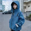 Jaqueta corta-vento com capuz para meninas, peça de outer wear de outono, novo estilo 2026, jaqueta corta-vento azul com capuz para crianças, à prova de vento e quente para crianças mais velhas