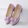 Sapatos de mola para mães em estoque, preço de atacado baixo, sapatos de salto baixo profissionais para exportação, com enfeites de laço e lantejoulas, design de bico fino e solas macias para mulheres