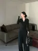 Conjunto de dos piezas adelgazante: Top de Camiseta de Manga Larga para Mujer, Pantalones Casuales de Pierna Ancha con Caída para Otoño, Corte Ajustado, Cuello en V Cruzado, Elegante
