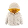 Abrigo acolchado de algodón para niños de otoño e invierno, abrigo grueso con capucha para niños y niñas, chaqueta acolchada de algodón estilo coreano para niños, ropa corta para niños