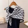 Lenço Quadrado Grande Estampado Imitando Seda com Acabamento Satinado, Simples e Elegante, Lenço de Seda, Xale, Lenço de Cabeça, Cachecol, Lenço Decorativo