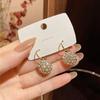 Pendientes geométricos con hebilla de oreja de estilo frío, sencillos, ligeros, de lujo, de gran sentido, para mujer, versátiles, venta al por mayor