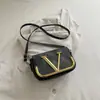 Elegante Bolso Pequeño de Diseño en V Grande para Mujer Otoño 2026 Nuevo Bolso Cuadrado Pequeño Retro de Alta Gama Moderno Bolso para Mujer