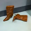 2026 Botas de Cano Médio Empilhadas da Moda com Fivela Bico Fino Preto Salto Alto Botas Curtas Novas Estilo Outono/Inverno Botas Estilo Retrô