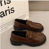 Sapatos Versáteis Estilo Francês 2026 Novos Sapatos de Couro com Plataforma e Solado Grosso para Mulheres Mocassins Casuais Retro Slip-On