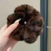 Goma para el pelo floral marrón, elegante y a la moda, con diseño de cuadros para mujer, nuevo estilo 2026, accesorio para el pelo de tela de alta calidad