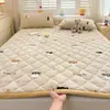2026 Novo Inverno Quente Leite Fleece Estampado Espessado Macio Colchão Inverno Mais Veludo Protetor Almofada de Cama Estudante