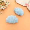 Muñeca de Peluche con Forma de Concha de Dibujos Animados Broche DIY Llavero Colgante para Bolso Accesorios de Decoración para Ropa Zapatos Calcetines