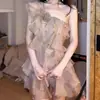 Vestido curto de verão com temperamento, acinturado, franzido, de um ombro só, com estampa floral tridimensional, sem mangas, para mulheres