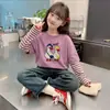 Top listrado de algodão puro estilo duas peças para meninas, nova coleção primavera/outono, camiseta infantil popular, camiseta estilosa de manga longa
