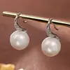 Brincos de Pérola de Alto Brilho com Design de Pescoço de Cisne, Modernos e de Alta Qualidade, Versáteis para o Dia a Dia para Mulheres, Simples Elegantes, Ganchos de Orelha Estilo Ins