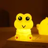 2024 Nova Luminária Noturna Criativa de Vinil Coelho Barraca Vendendo Desenho Animado Crianças Brinquedo Luminoso Presente de Acompanhamento