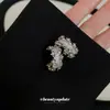 Pendientes Florales Geométricos con Tachuelas de Diamante Aguja Plateada, Pendientes Versátiles de Tendencia de Nicho Únicos y de Moda, Pendientes de Lujo Ligero de Gama Alta para Mujer