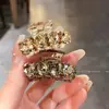 Pinza para el cabello de moda de lujo, estilo coreano, ligera, con adornos de diamantes de imitación, que irradia un ambiente sofisticado y delicado. Perfecto para sujetar el flequillo, el cabello lateral, peinados semi-recogidos o como accesorio para el cabello para mujeres