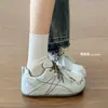 Novos Mocassins de Solado Grosso para Meninas Outono 2026, Sapatos Brancos Versáteis para Meninas Mais Velhas, Tênis de Nicho Estilo Ins para Estudantes