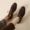 Primeiro Encontro com Mocassins Estilo Britânico: Sapatos Pequenos de Couro Vintage, Sapatos Femininos de Salto Baixo com Cadarço e Tiras Cruzadas de Camurça