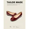 211A-6 Sapatos para Aumentar a Altura para Mulheres Baixas, Novo Estilo Primavera 2026, Fivela de Metal, Laço, Bico Quadrado, Sapatos da Moda