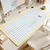 Alfombrilla de ratón calefactable de color crema, calentador de escritorio extragrande, diseño elegante para chicas, adecuada para escritorios de computadora de oficina, proporciona calor para las manos en invierno