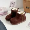 Botas de neve retrô de couro genuíno com sola grossa para mulheres, estilo novo inverno 2026, botas curtas quentes de algodão com forro de pelúcia 88-7702