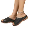Sandalias y pantuflas de tacón bajo de moda de talla grande para comercio exterior transfronterizo para mujer, verano 2025 nuevas sandalias y pantuflas de flores huecas europeas y americanas