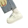 Polvo de Sal Marina para Mujer Verano 2026 Nuevas Versátiles Populares Cuadros Lindos Zapatillas Blancas de Suela Gruesa Marca de Moda