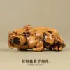 Talla de Madera de Azufaifo Golpeada por Rayo Natural Bestia Auspiciosa Pixiu Artículo de Mano para Cultura y Juego Atracción de Riqueza Pequeño Adorno de Escritorio Regalo de Cultura y Juego Artesanía